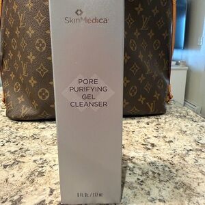 SkinMedica Pore Purifying Gel Cleanser — White